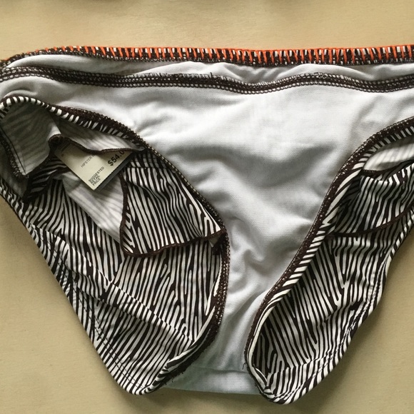 Kenneth Cole Reaction Ruffle Bikini - Picture 7 of 8